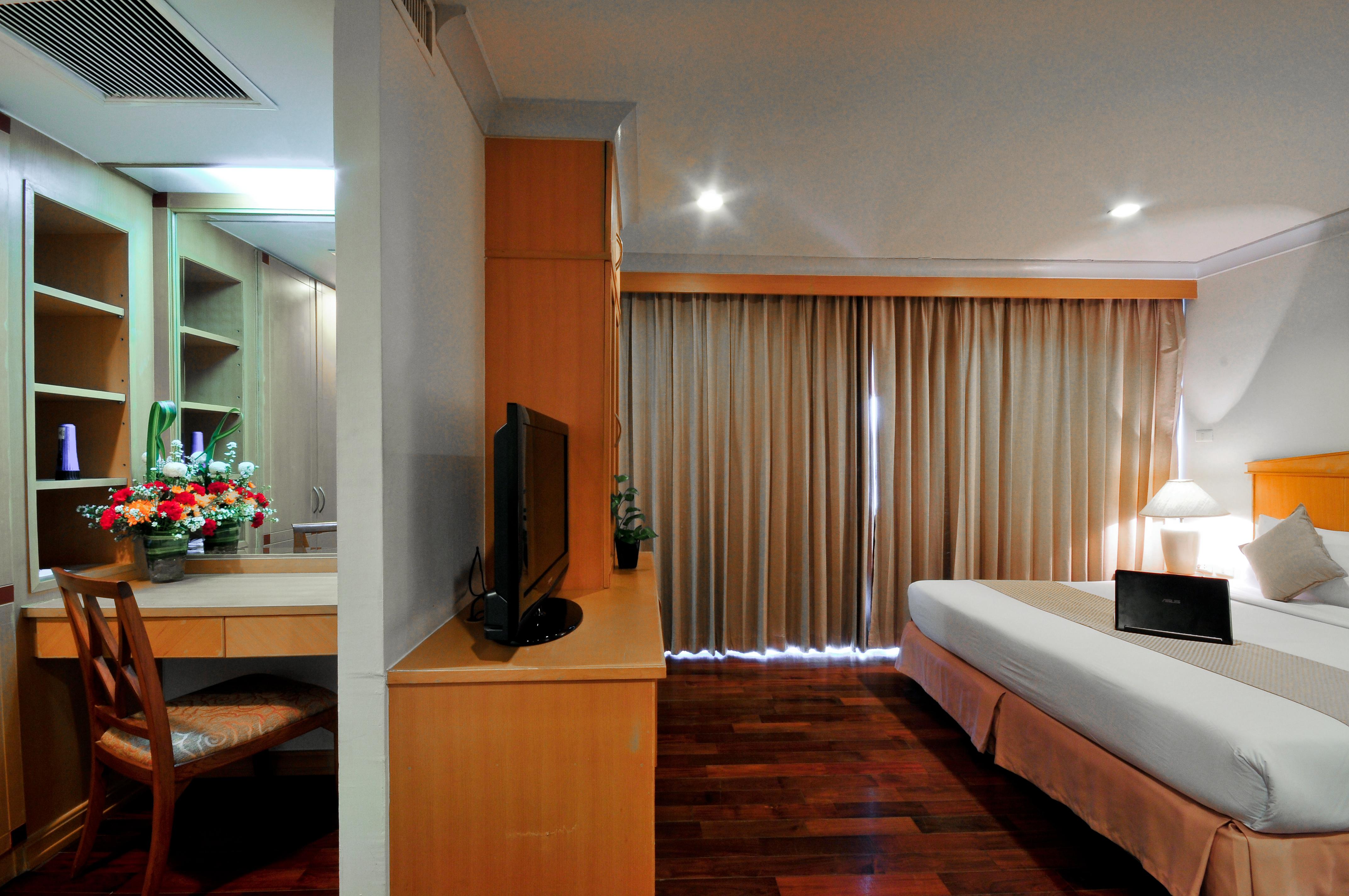 Admiral Suites Bangkok Bagian luar foto