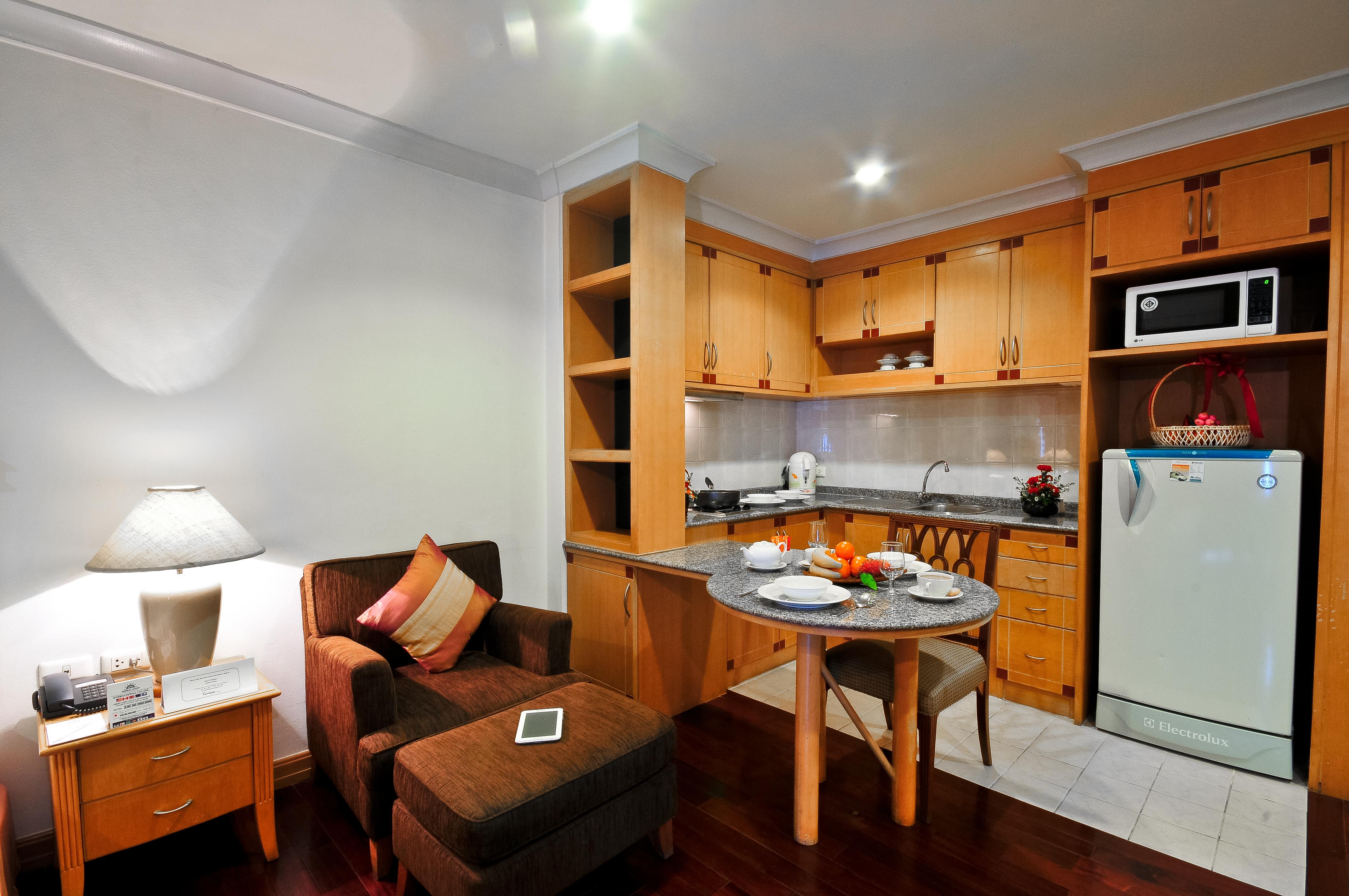 Admiral Suites Bangkok Bagian luar foto