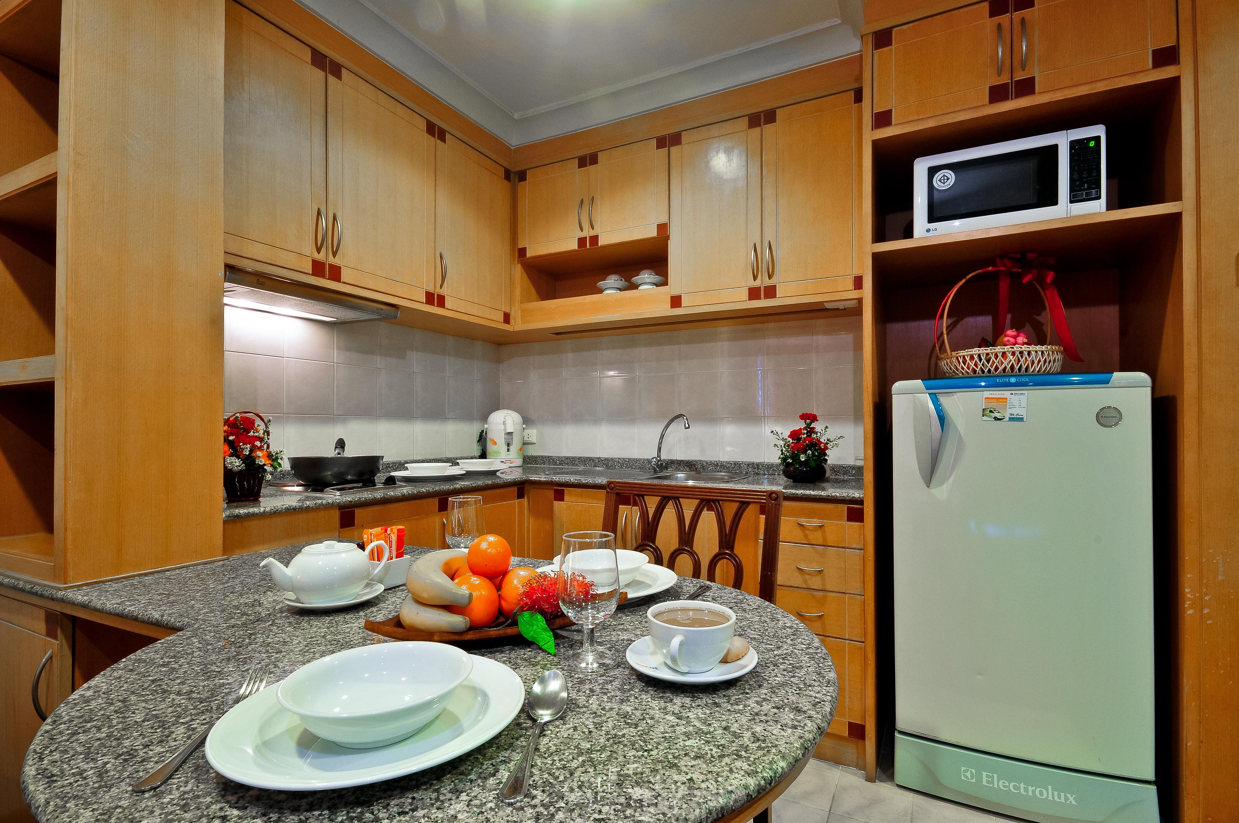 Admiral Suites Bangkok Bagian luar foto