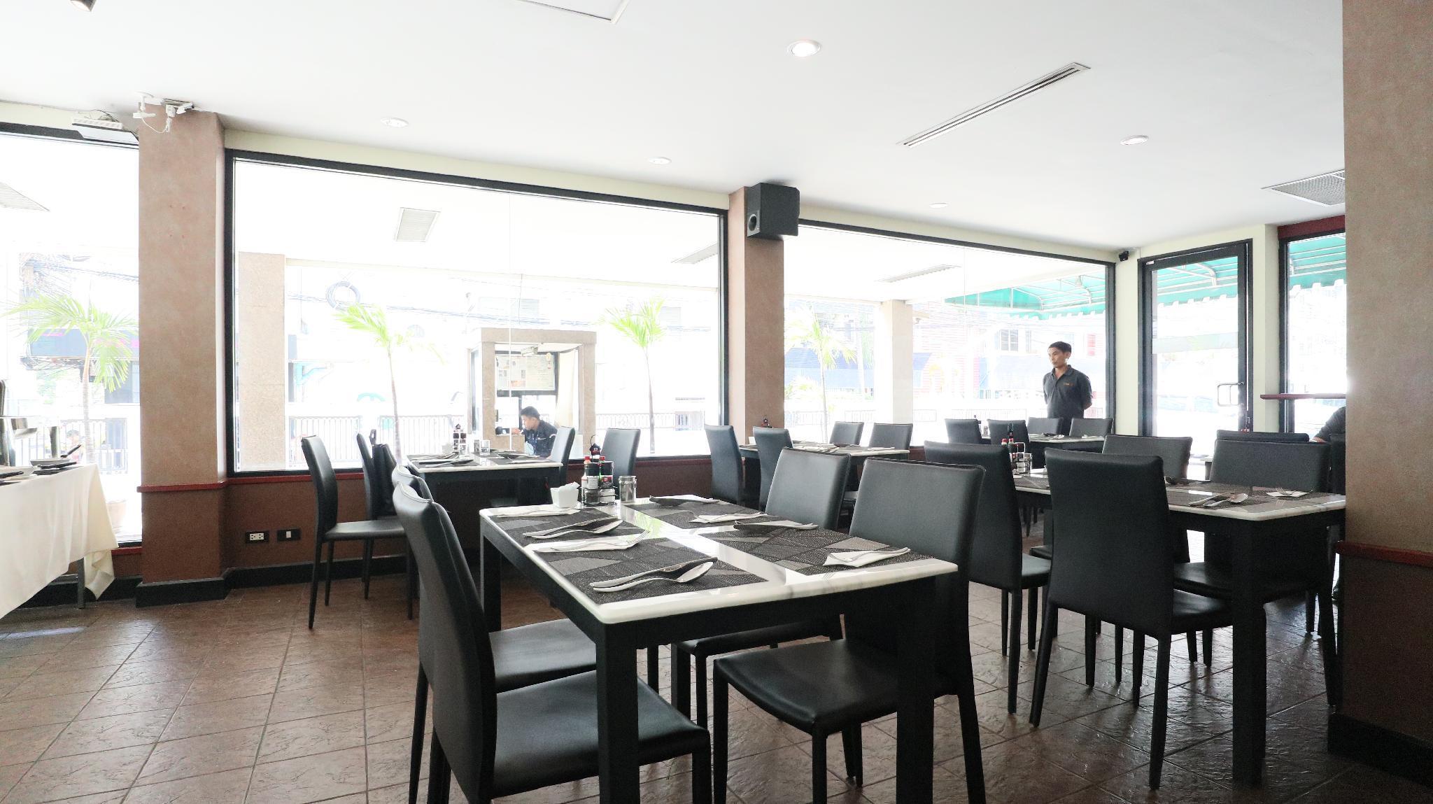Admiral Suites Bangkok Bagian luar foto
