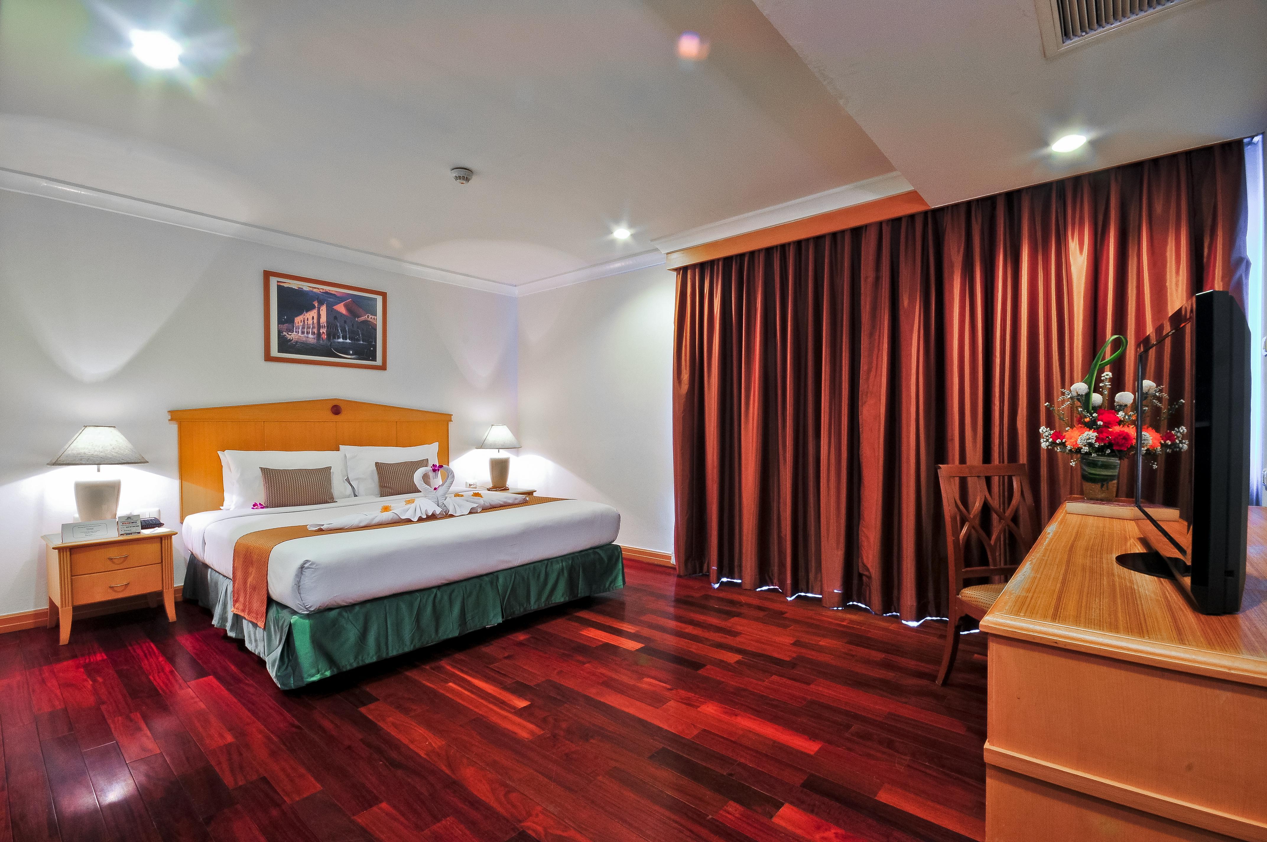 Admiral Suites Bangkok Bagian luar foto