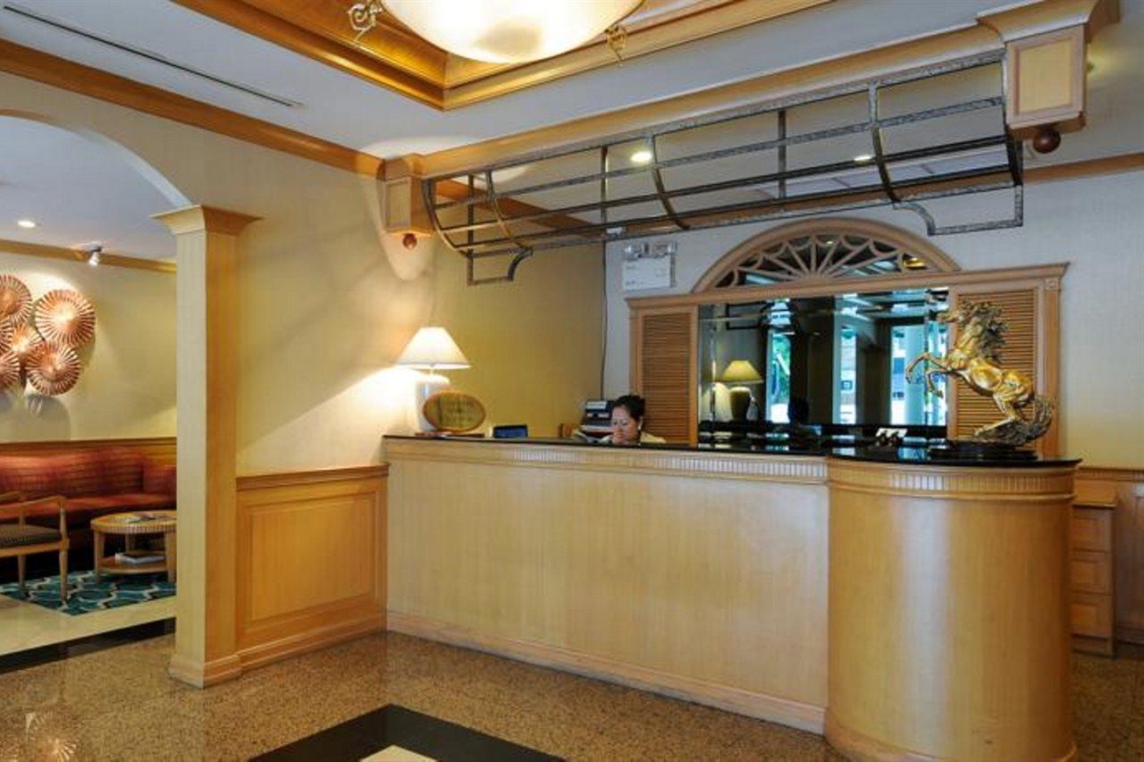 Admiral Suites Bangkok Bagian luar foto