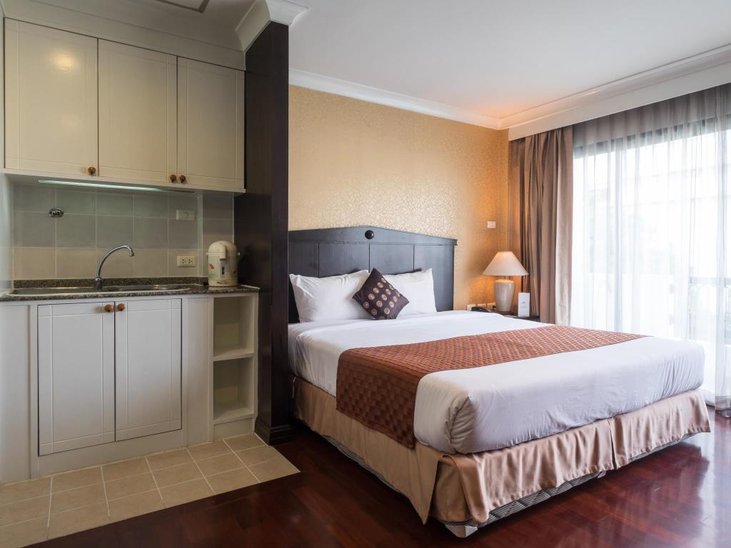 Admiral Suites Bangkok Bagian luar foto