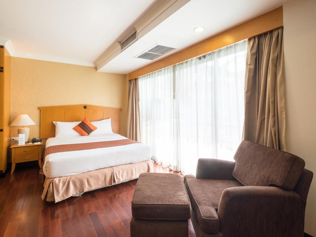 Admiral Suites Bangkok Bagian luar foto