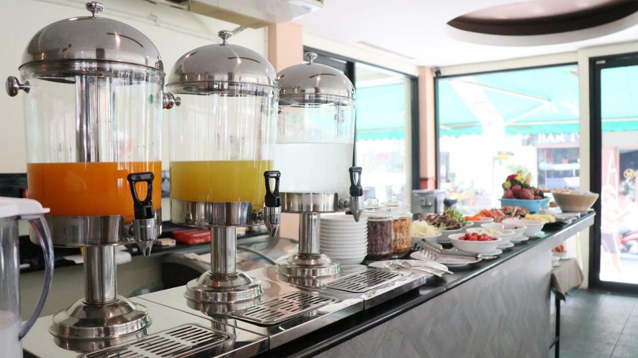 Admiral Suites Bangkok Bagian luar foto