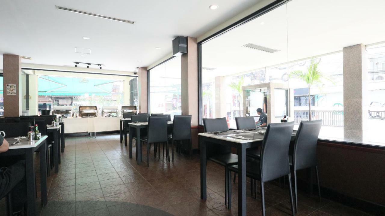 Admiral Suites Bangkok Bagian luar foto