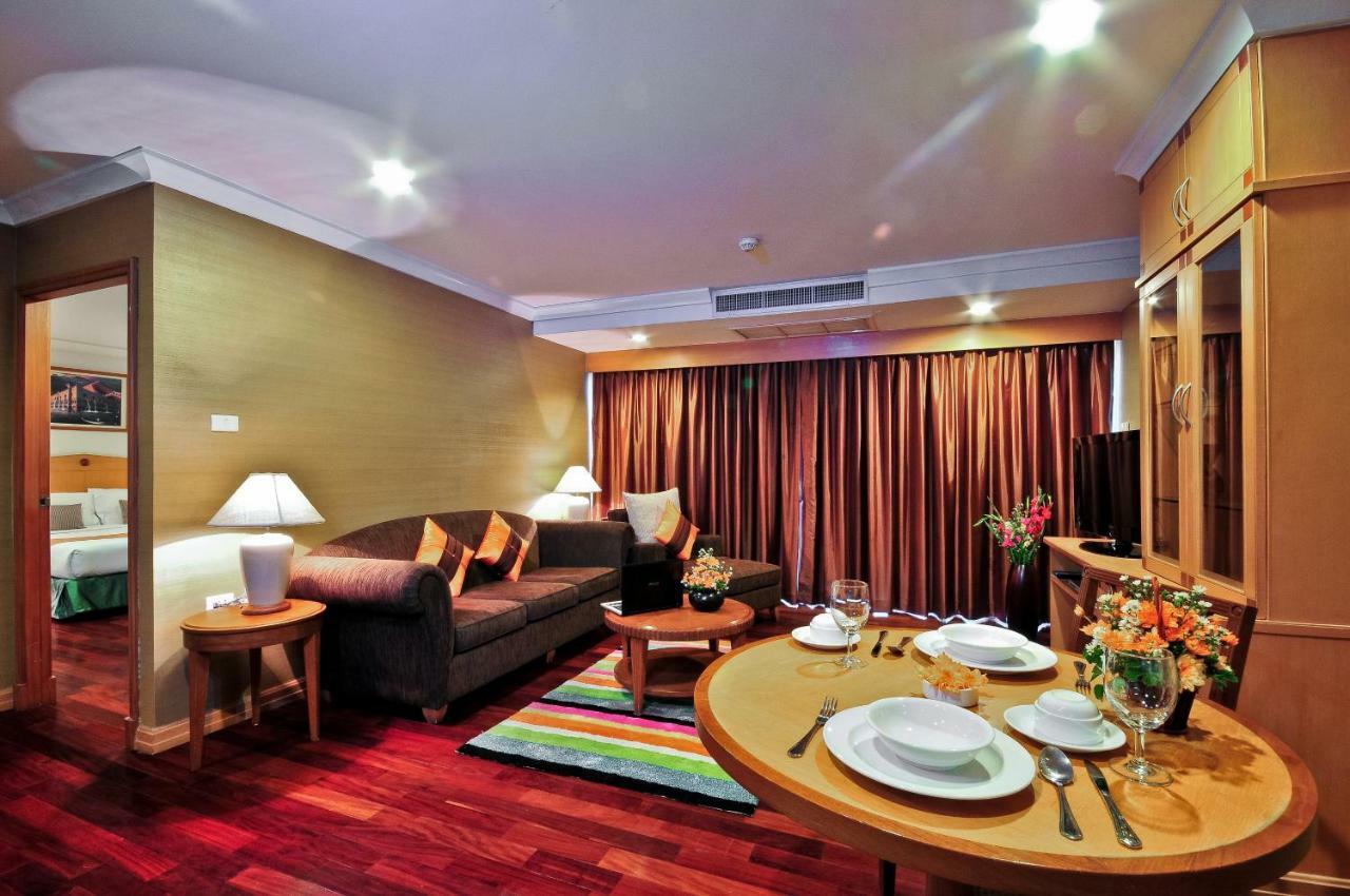 Admiral Suites Bangkok Bagian luar foto