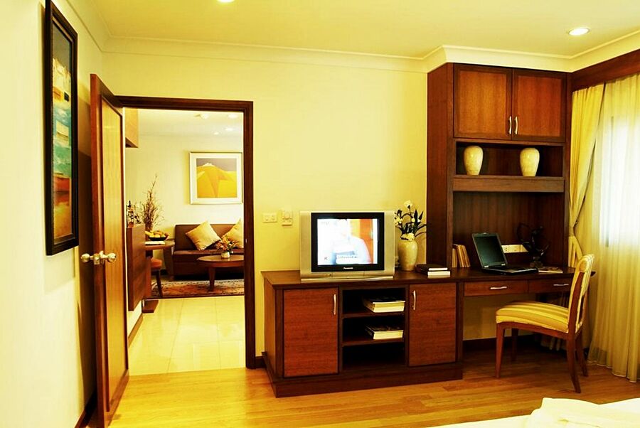 Admiral Suites Bangkok Bagian luar foto